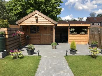 Opberg schuur met veranda in Groningen