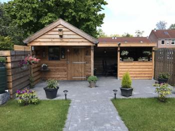 Opberg schuur met veranda in Groningen
