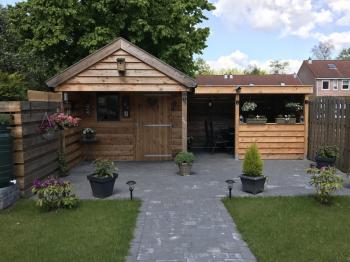 Opberg schuur met veranda in Groningen