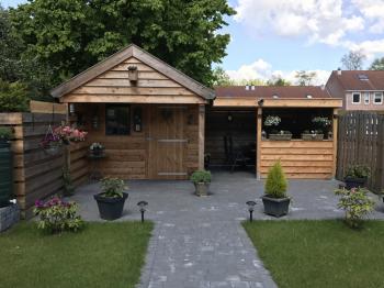 Opberg schuur met veranda in Groningen