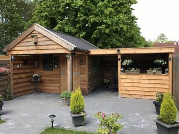 Opberg schuur met veranda in Groningen
