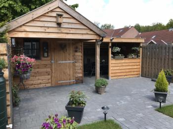 Opberg schuur met veranda in Groningen