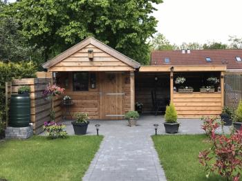 Opberg schuur met veranda in Groningen