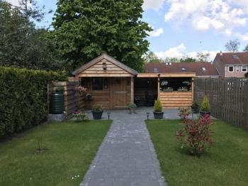 Opberg schuur met veranda in Groningen