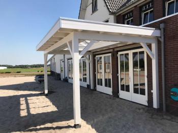 Douglas overkapping constructie met lichtstraat in noordwijkerhout