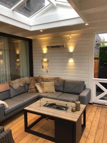 Douglas overkapping in Amersfoort met lichtstraat balustradeen vlonder