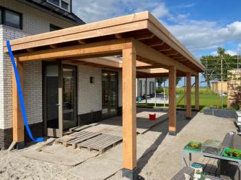 Douglas overkapping met lichtstraat in Almere